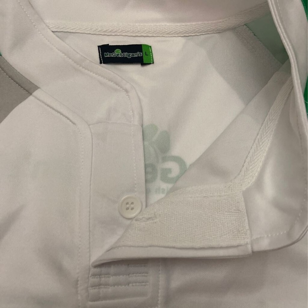 McGettigans Mens Jersey Shirt L White Green Shamrock Clover Short Sleeve Henley - Picture 3 of 7